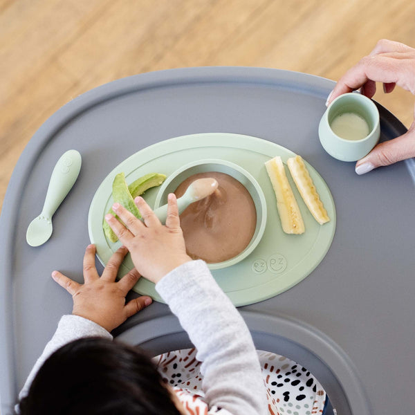 ezpz First Foods Set – Prvi zalogaji i gutljaji (4+ mjeseci) - Patkica.eu