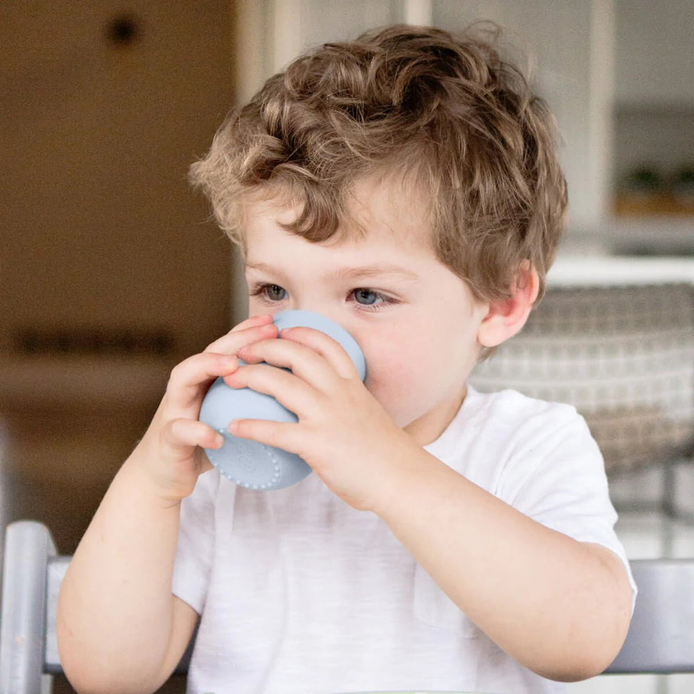 ezpz Mini Cup silikonska čaša za bebe - Patkica.eu