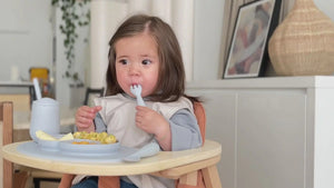 ezpz Mini Utensils – Dječja vilica i žlica za samostalno hranjenje - Patkica.eu
