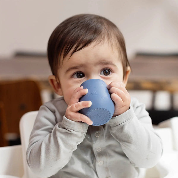 ezpz Tiny Cup silikonska čaša za bebe - Patkica.eu